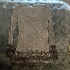 women’s lacey sleeve top